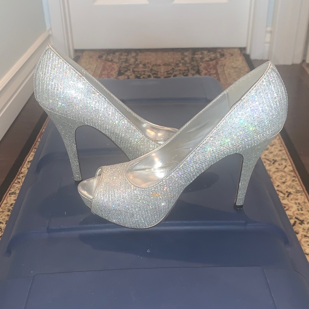 Worthington Silver Glitter Peep-Toe Heels - Picture 10 of 10